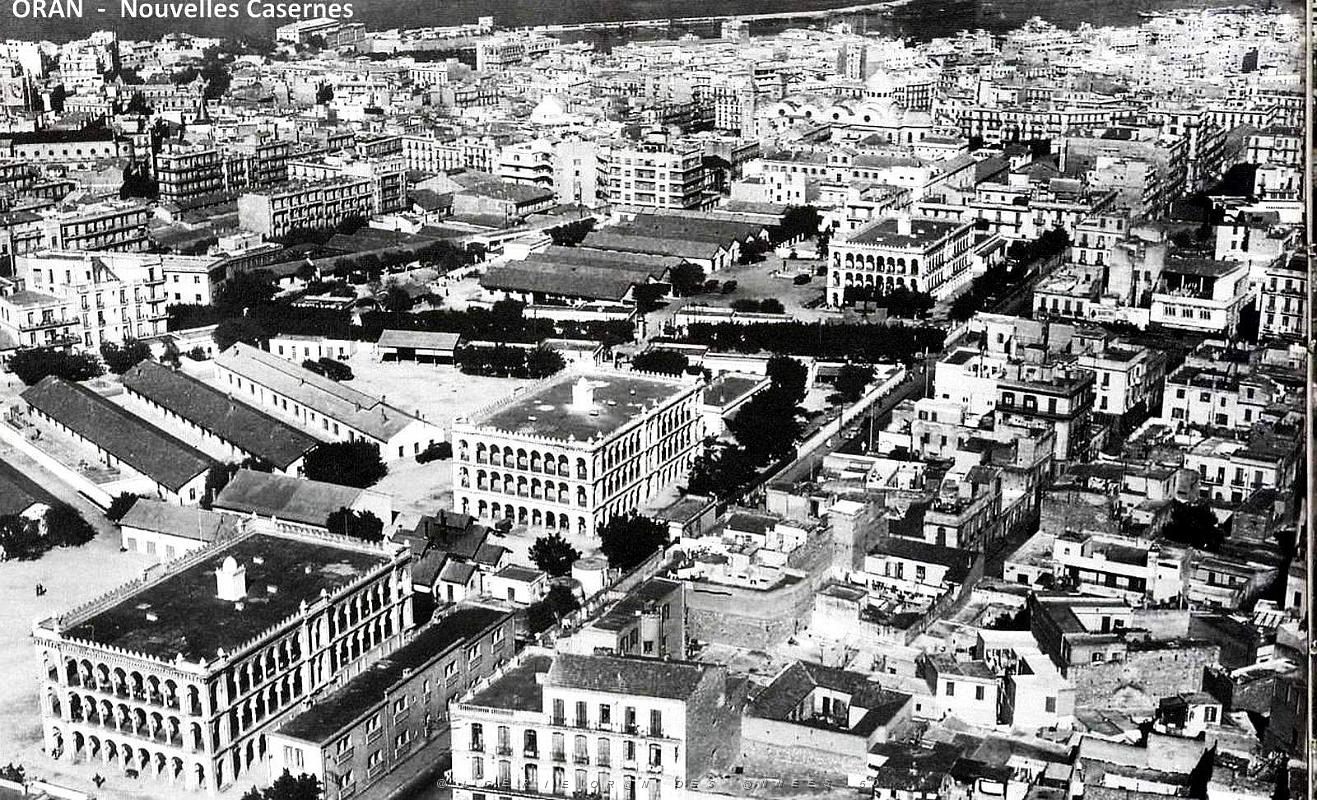 Oran - Nouvelles casernes- Vue aerienne.jpg